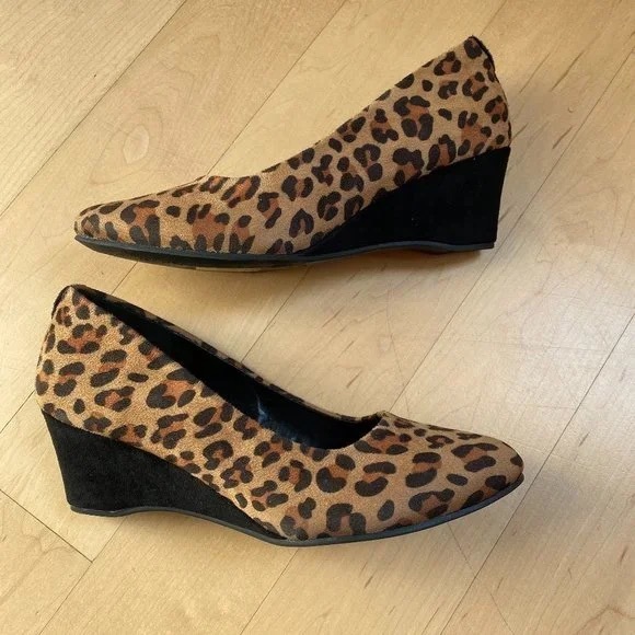 KENNETH Cole Reaction Wedge Leopard Shoe Pump New - Picture 1 of 1
